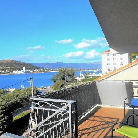 Apartments Bresan Trogir Exterior photo