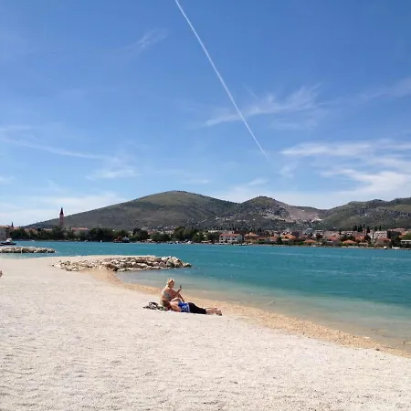 Apartments Bresan Trogir Exterior photo