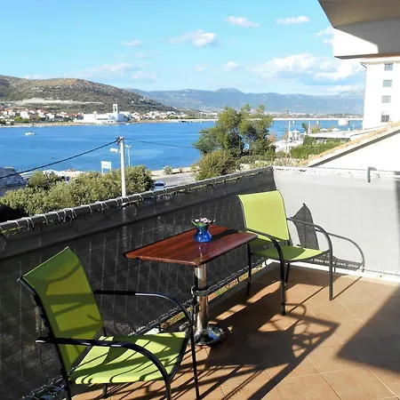 Apartments Bresan Trogir Exterior photo