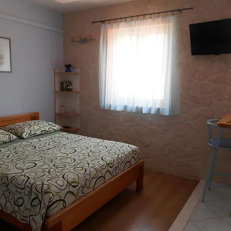 Apartments Bresan Trogir Exterior photo